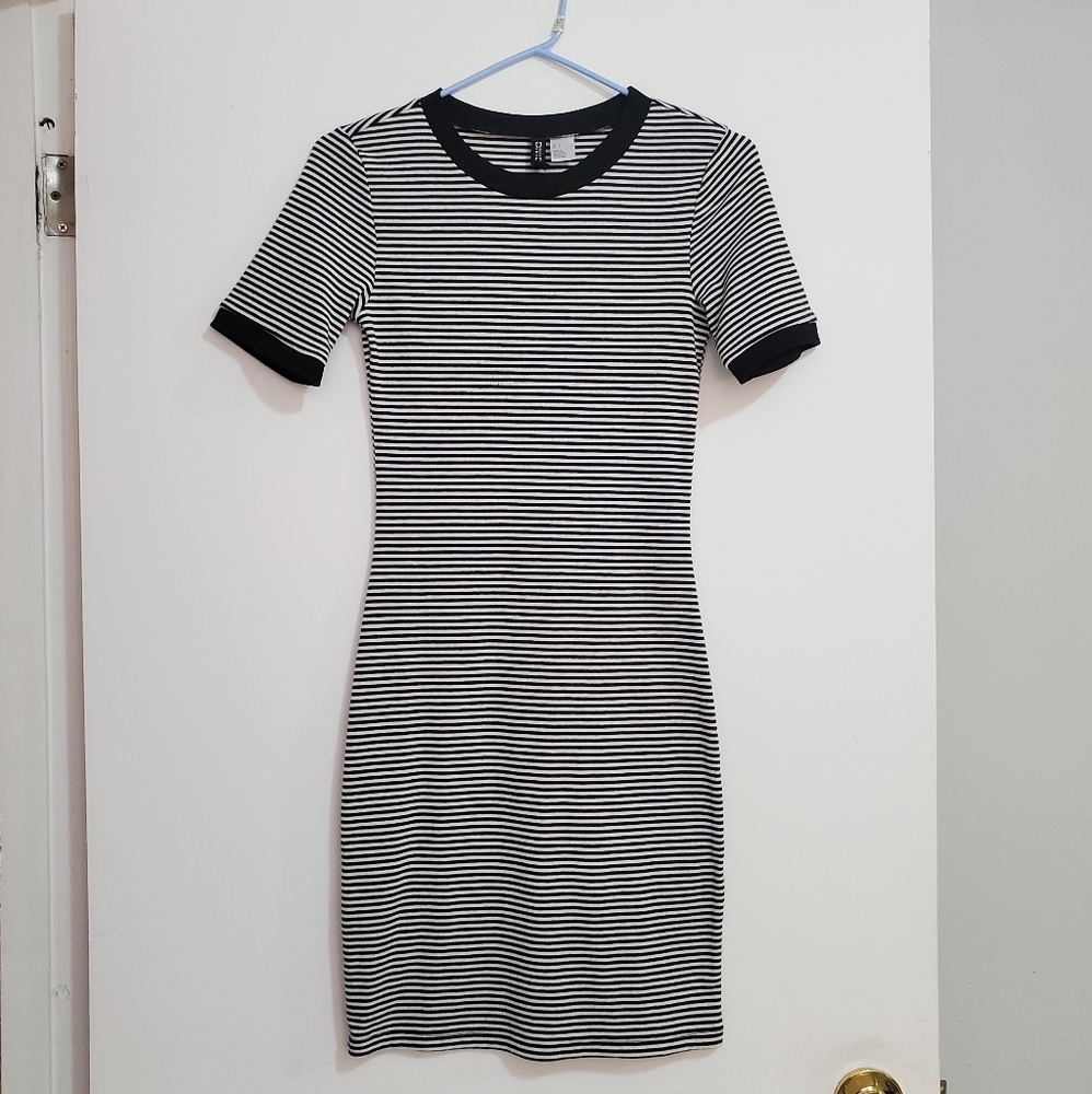 Black and white dress - Picture 1 of 3
